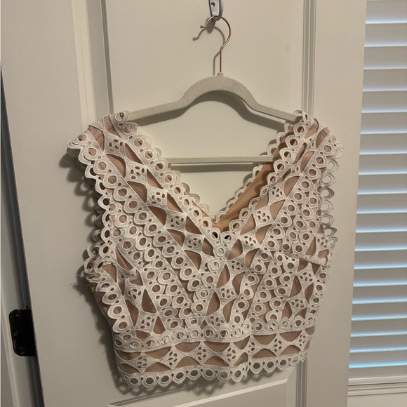 Tops - White Eyelet V-Neck Cropped Lace Tank Top